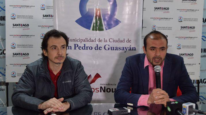 intendente José Nour junto al representante del Club de Aeromodelismo Rodolfo Ocaranza
