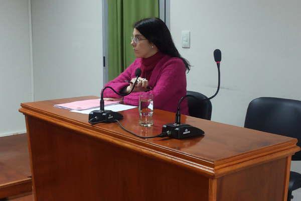 Discutioacute con su mujer le cortoacute la oreja con un cuchillo y con una maza le lastimoacute la cadera