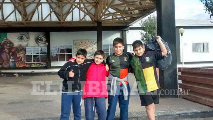Santiago Rugby repartioacute juguetes a los chicos del Cepsi