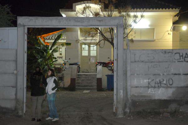 Lo juzgan por golpear a su mujer quien fallecioacute dos semanas despueacutes