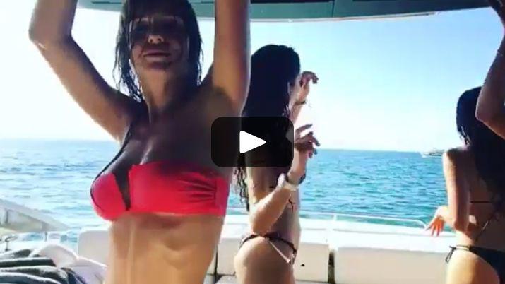 Pampita y una sensual coreografiacutea con amigas en Miami