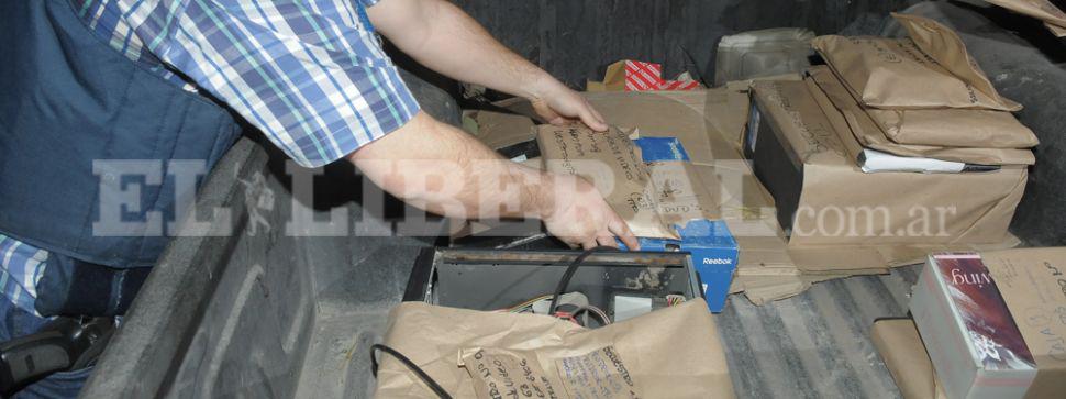 Allanamiento por pornografiacutea infantil en el barrio Sarmiento