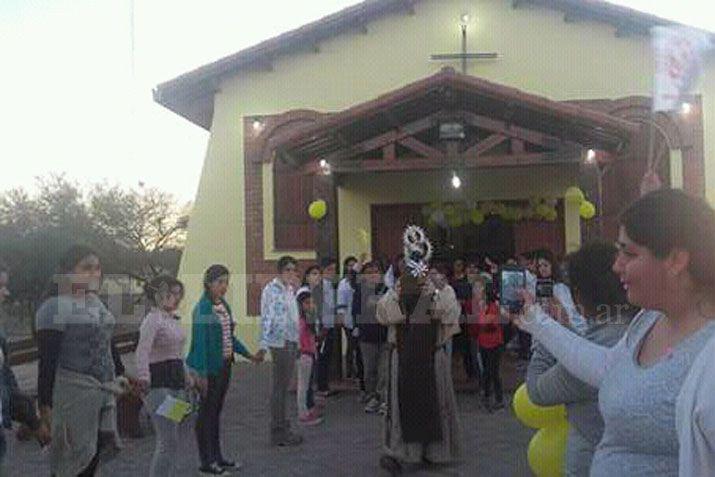 La Virgen de Sumampa continuacutea su peregrinar en honor a Mama Antula