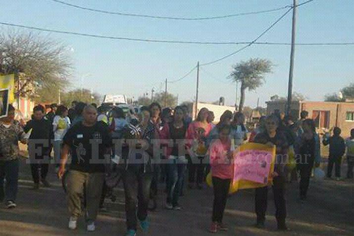 La Virgen de Sumampa continuacutea su peregrinar en honor a Mama Antula