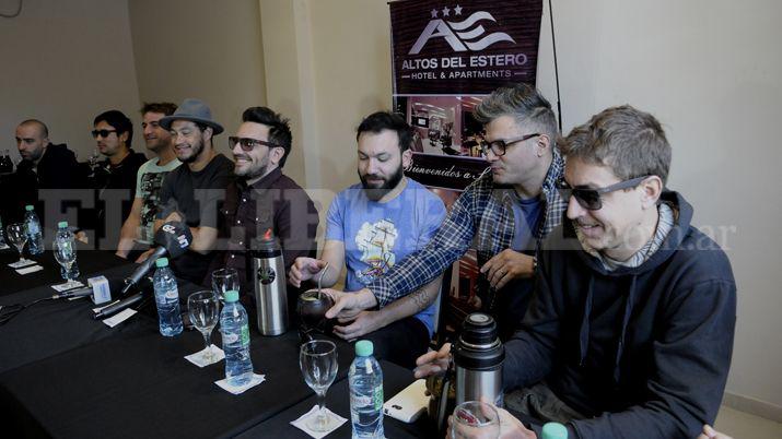 Escuchaacute la nueva versioacuten santiaguentildeizada de Al vaciacuteo