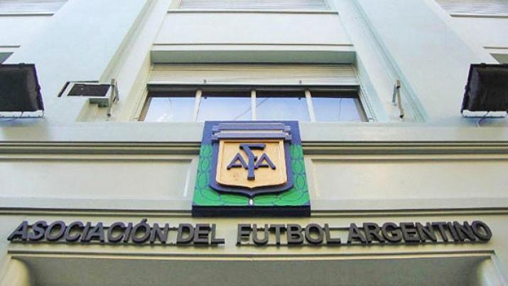 Confirman el regreso del fuacutetbol