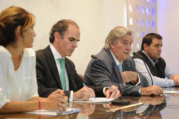 El fuacutetbol regresa el fin de semana