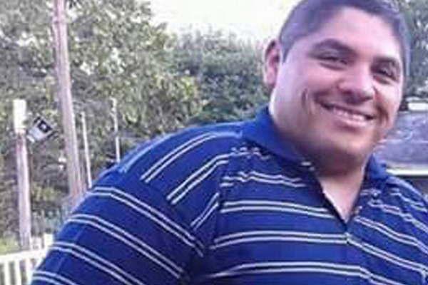 Fallecioacute un cabo de policiacutea que volcoacute en la avenida Circunvalacioacuten