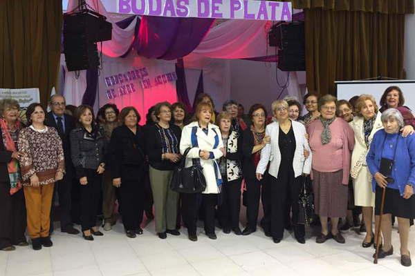 El Centro de Docentes Jubilados cerroacute la semana por sus Bodas de Plata