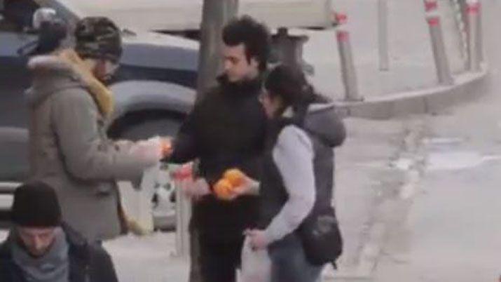 La cmara oculta a un sordo mudo que te har reflexionar