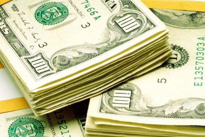 El doacutelar cerroacute casi estable  1514