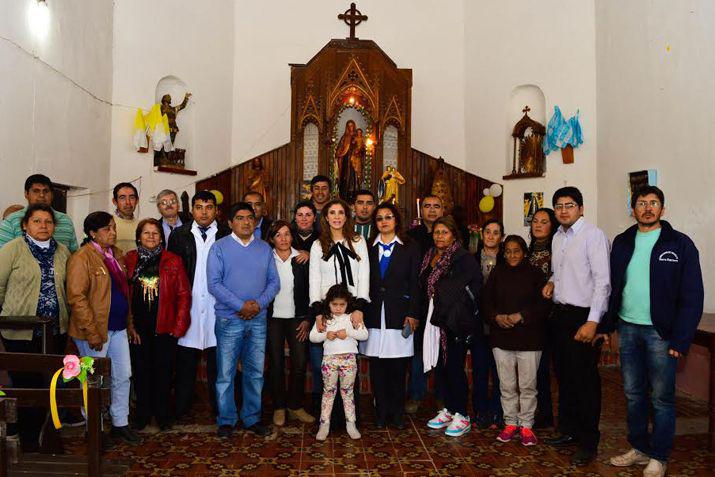 La Gobernadora estuvo en la Capilla Nuestra Señora del Carmen