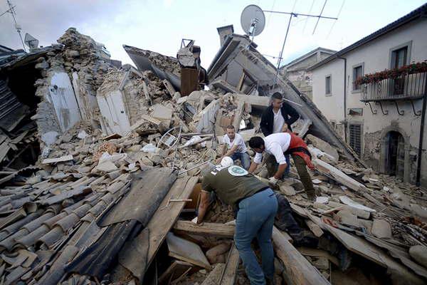 Ascienden a 159 los muertos en el devastador terremoto ocurrido en el centro de Italia