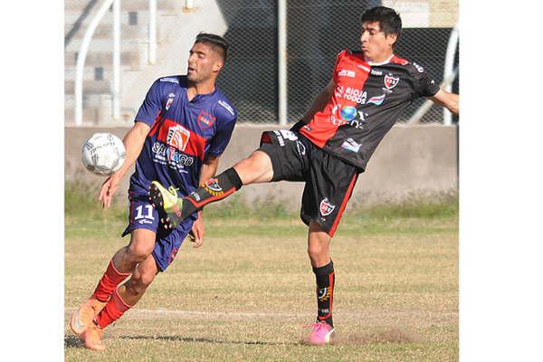 Guumlemes pisoacute fuerte en La Rioja y se trepoacute a la cima