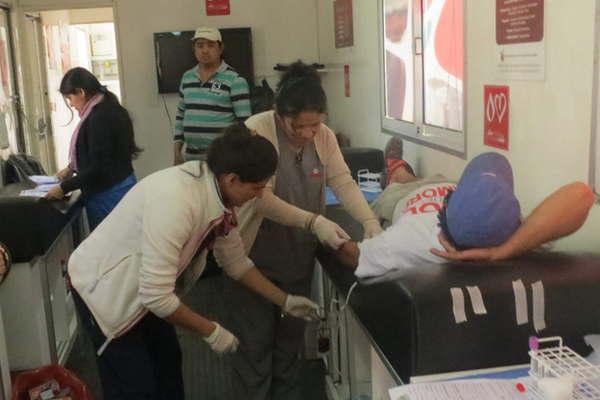 Continuacutean las colectas de sangre en los hospitales del interior de Santiago