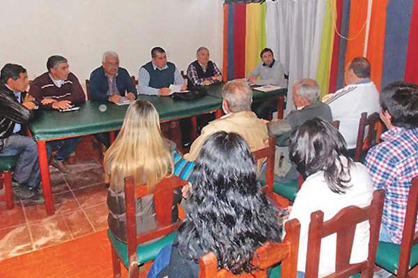 Comerciantes de Fernaacutendez inician charlas sobre el descanso dominical 