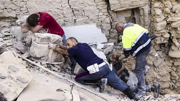 Italia- ya son 247 los muertos por el sismo