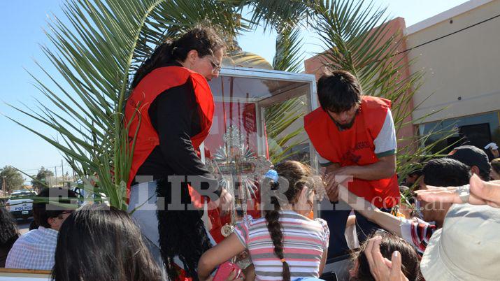 Numerosas muestras de fe