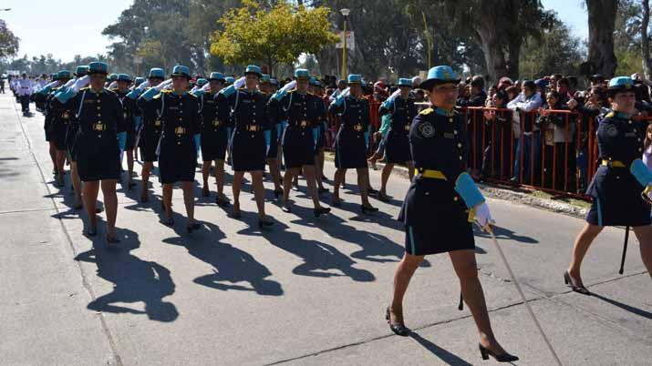 La Policiacutea festejoacute un nuevo aniversario con un desfile