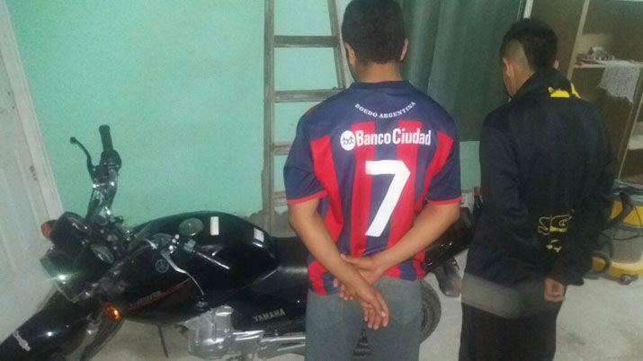 Detienen a tres menores y secuestran una pistola calibre 22