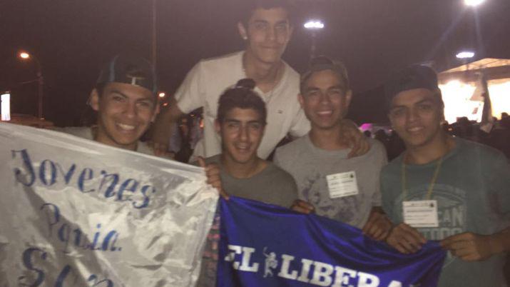 Mama Antula canta y baila junto a los joacutevenes en la vigilia