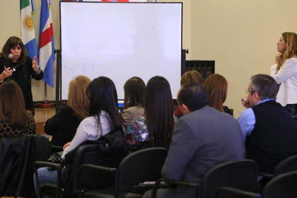 Analizan cambios en legislacioacuten laboral para los trabajadores