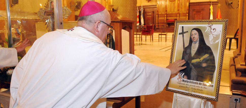 La Iglesia Catoacutelica de la Argentina escribe una paacutegina de oro en Santiago