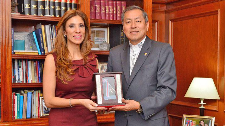 Bolivia analiza con Provincia concretar vuelos directos desde ese paiacutes a Las Termas