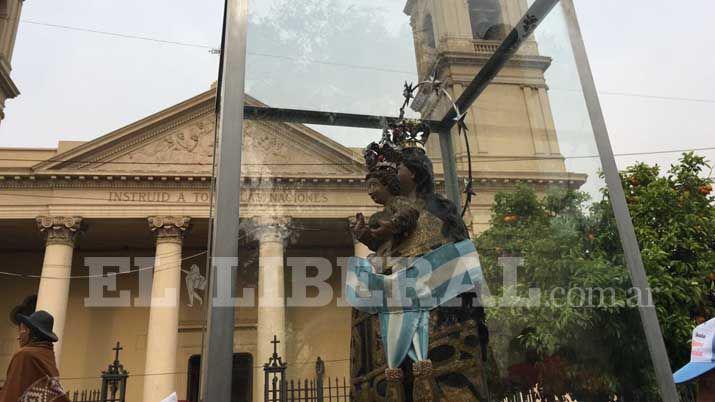 Partioacute la peregrinacioacuten desde la Catedral hacia la beatificacioacuten