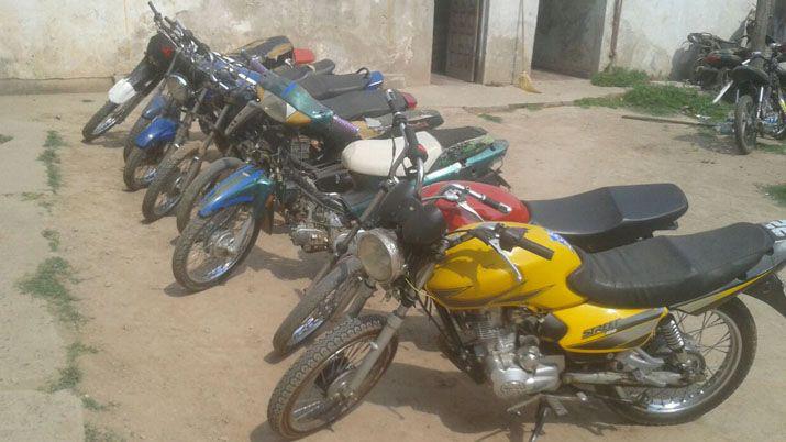 Policía de Monte Quemado secuestró ocho motos