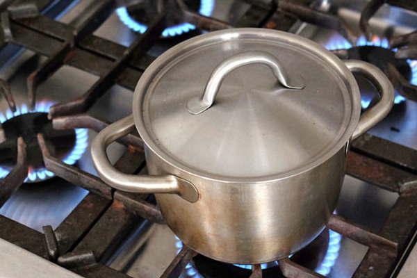 Gas- confirman la devolucioacuten para los que pagaron con subas