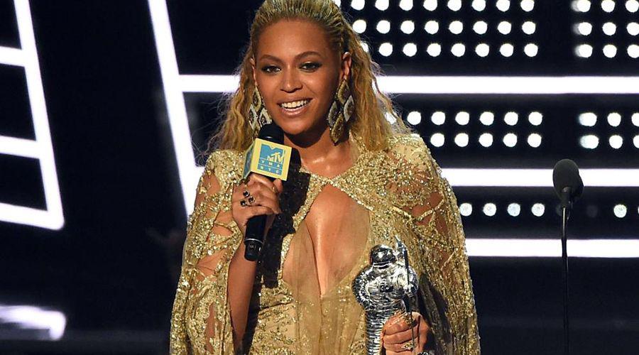 Beyonceacute arrasoacute con los premios MTV