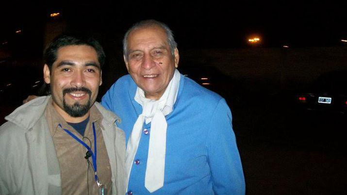 El miacutetico bombisto tuvo una emotiva despedida en las redes sociales