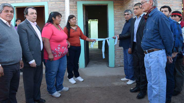 El gobierno provincial inauguroacute y entregoacute 30 viviendas sociales en Lugones