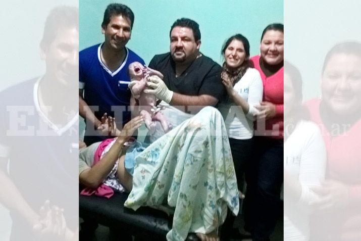 Docentes se convirtieron en parteros por un diacutea