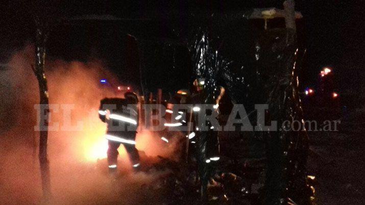 Loreto- un incendio consumió una precaria vivienda 