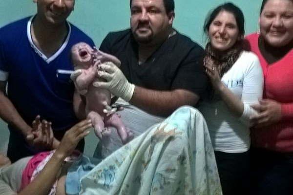 En el Diacutea de San Ramoacuten docentes asistieron a una mujer en un parto 