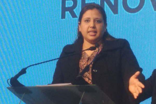 Massa- Me emocionoacute ver coacutemo una santiaguentildea que la peleoacute de abajo expuso ante 400 dirigentes