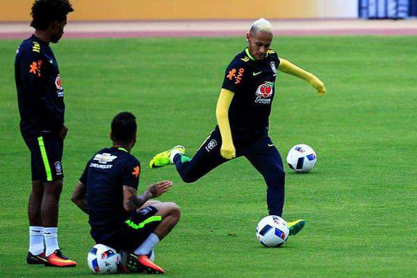 Brasil tiene un duro cruce ante Ecuador