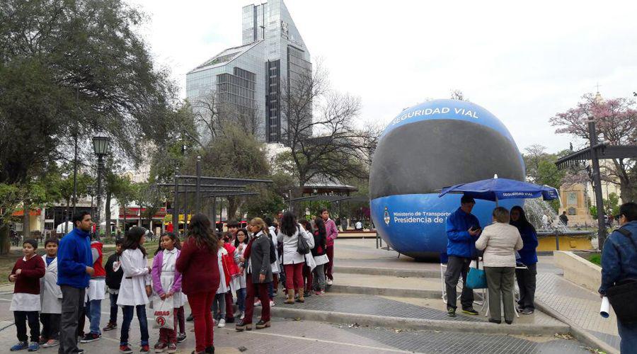 El camioacuten educativo de Seguridad Vial estaacute en Plaza Libertad