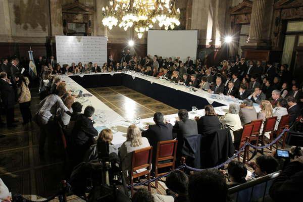 Bicameral de Seguridad citaraacute a funcionarios por el caso Nisman
