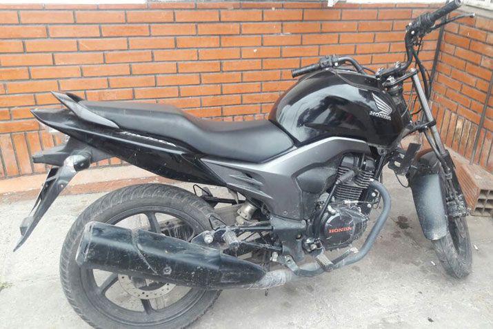 Recuperan motocicleta y detienen a conocido delincuente