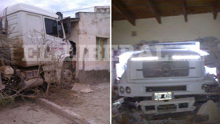 Perdió el control de su camión y terminó dentro de una vivienda