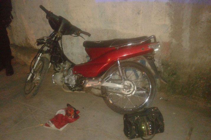 Detienen a dos arrebatadores tras intensa persecucioacuten