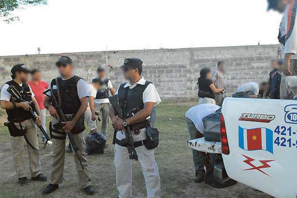 Secuestran cocaiacutena armas balanzas de precisioacuten celulares y 1700