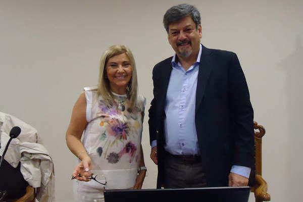 Expertos abordaron los importantes cambios del Coacutedigo Civil y Comercial