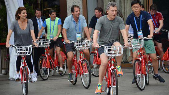 Macri y Awada pasearon en bicicleta por China