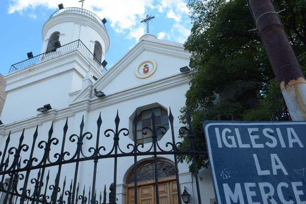 Honran a Nuestra Sentildeora de La Merced en su mes patronal