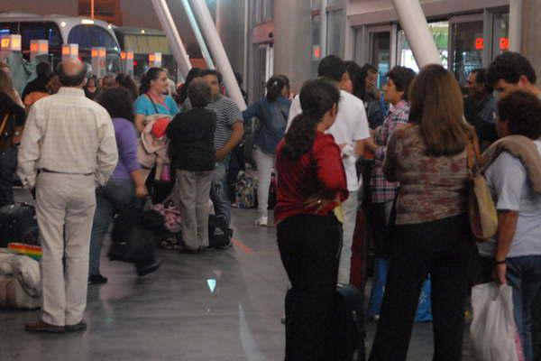 Diacutea del Maestro- docentes santiaguentildeos eligen hacer viajes cortos para festejar con sus colegas