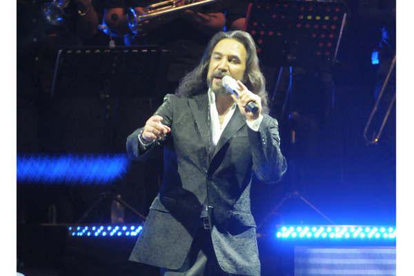 Marco Antonio Soliacutes llegaraacute al Luna Park en octubre